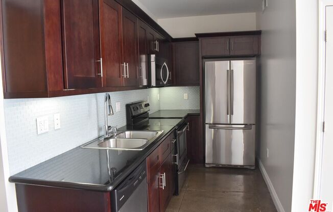 1 bed, 1 bath, 804 sqft, $1,995, Unit 401