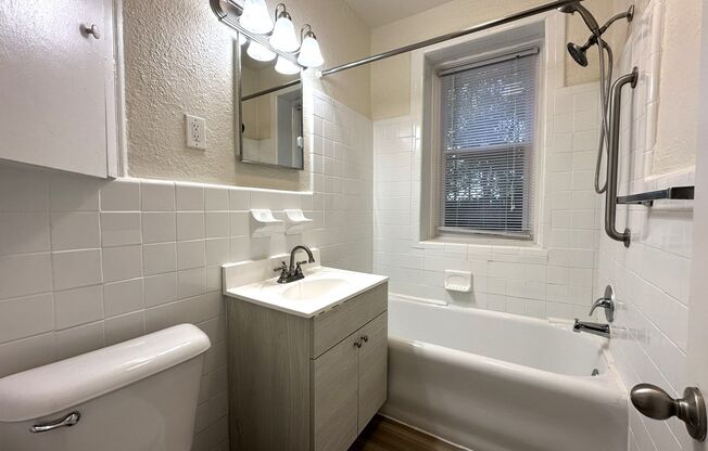 1 bed, 1 bath, 550 sqft, $1,115, Unit Apt 203