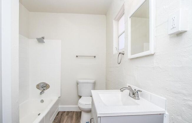 MOVE IN SPECIALS,  INTERESTED? Located in the historic downtown district.