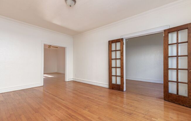 Large 2BD/2 Full Bath Apartment with laundry in unit!