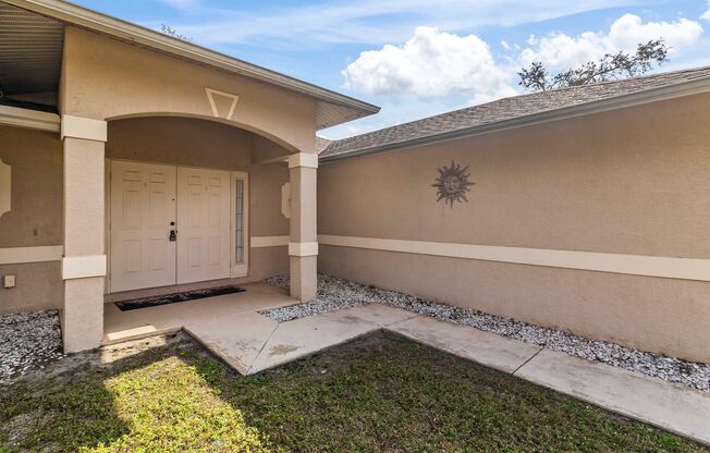 $1,895/month ** Furnished * Annual / Short Term * 3 bed / 2 Bath * Single Family * North Port