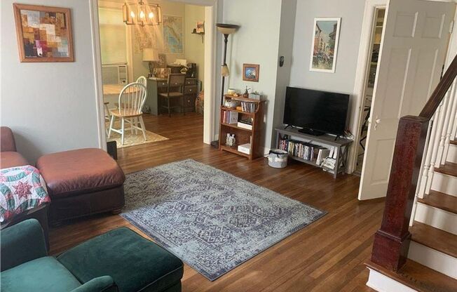 2 beds, 1 bath, $1,650