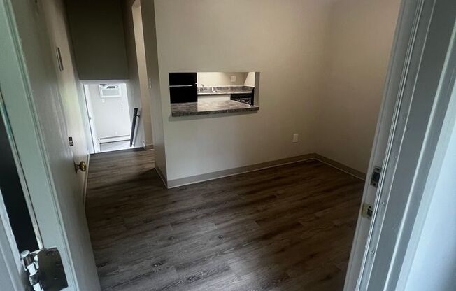 2 beds, 1 bath, 790 sqft, $2,400, Unit B207