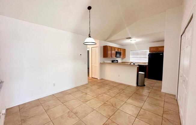 3412 27 ST SW