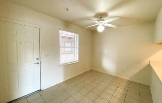 1 bed, 1 bath, $1,300, Unit Unit 208