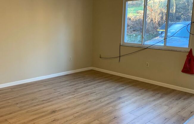 1 bed, 1 bath, $750, Unit #5