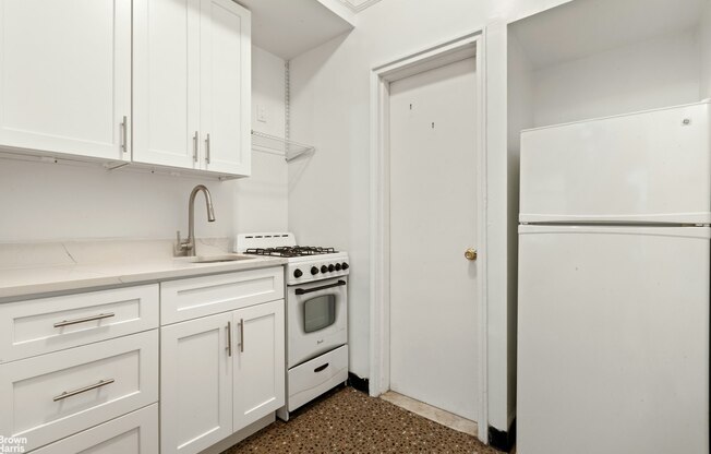 Studio, 1 bath, $1,600, Unit 2B