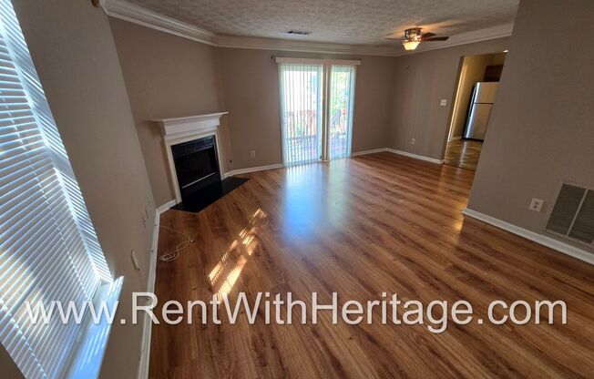 WOW!!! GORGEOUS DUPLEX / GREAT ROOMMATE FLOORPLAN / UPGRADES / GREAT LOCATION / PRIVATE YARD