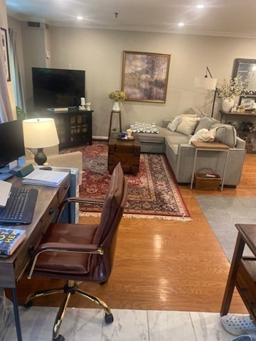 1 bed, 1 bath, 800 sqft, $3,950, Unit 1F