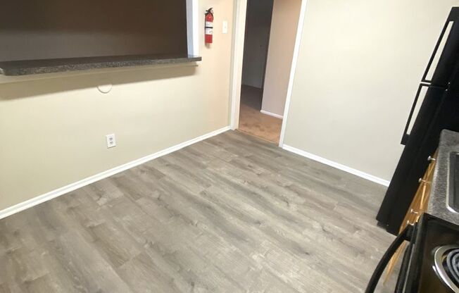 2 beds, 1 bath, 900 sqft, $1,450, Unit B211