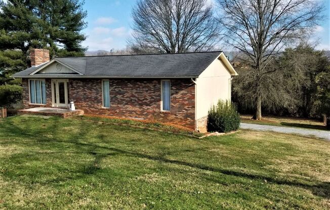 4 Bdrm/3 Bath Brick Home  ♦  Church Hill TN