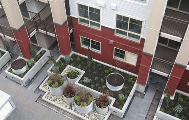 Studio, 1 bath, 610 sqft, $1,695, Unit 213