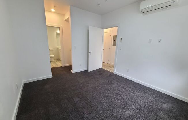 2 beds, 1 bath, 745 sqft, $2,095, Unit 8513-201