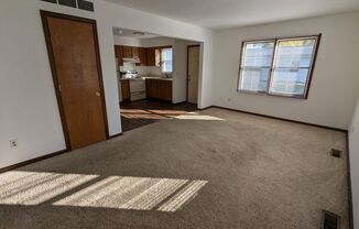 2 beds, 1 bath, 815 sqft, $995, Unit 413-1