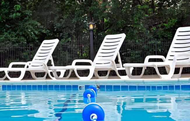 Swimming Pool and Sundeck at Fox Pointe Apartments, East Moline, Illinois