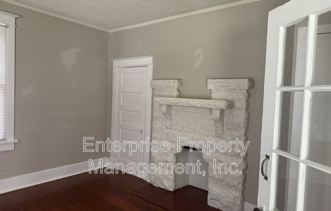 2 beds, 1 bath, $1,150