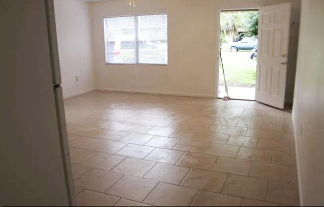 427 ALAMO DR