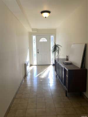 3 beds, 2 baths, $2,800, Unit 1