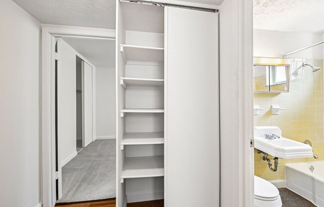 2 beds, 1 bath, 665 sqft, $950, Unit 1732P