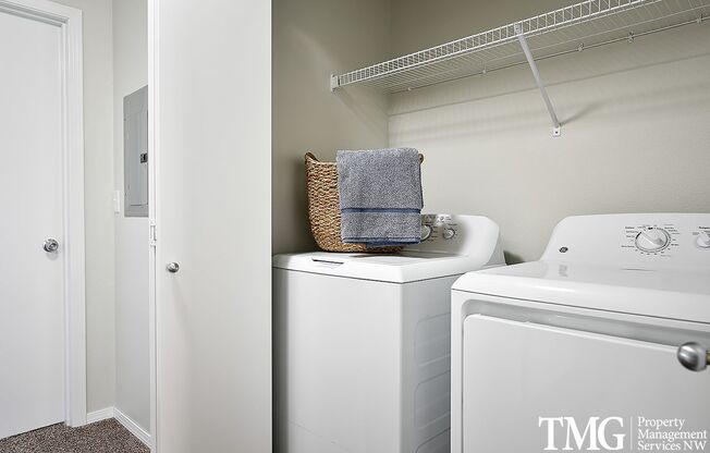 2 beds, 1 bath, 901 sqft, $1,649, Unit 51