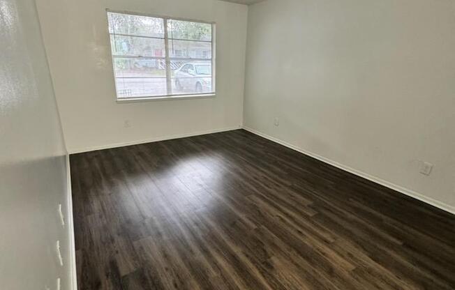 8566 CHANNELVIEW CIR