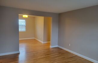 2 beds, 1 bath, $1,900, Unit (#31)