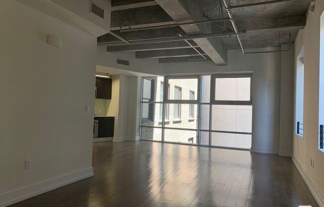 1 bed, 1 bath, 807 sqft, $2,684, Unit 1015