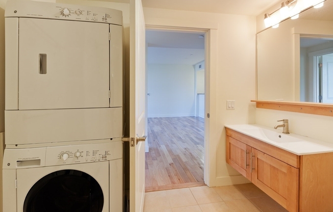 3 beds, 2 baths, 1,175 sqft, $5,100, Unit 314