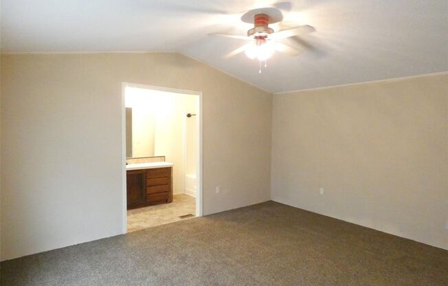 2 beds, 2 baths, $995