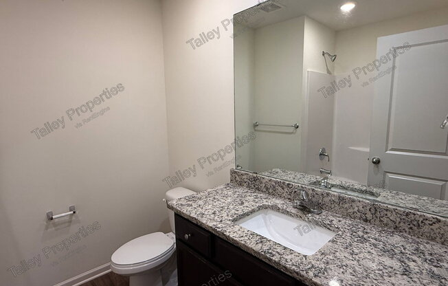 2 beds, 1.5 baths, 960 sqft, $1,249, Unit M