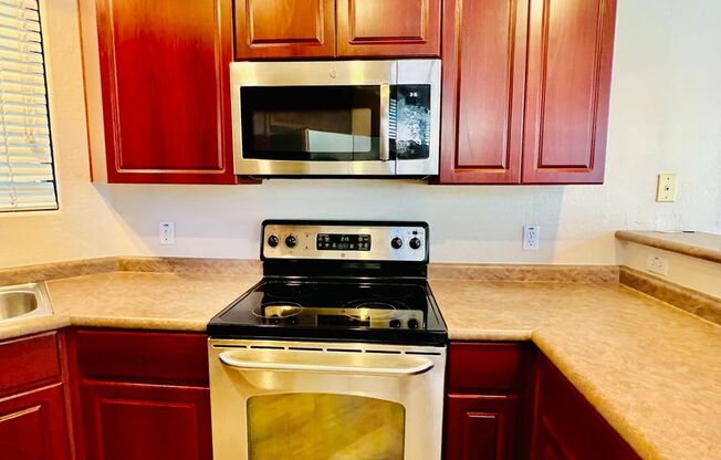 2 beds, 2 baths, 1,244 sqft, $1,899, Unit 705 W. Queen Creek #1107