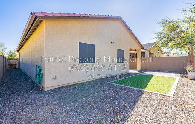 3 beds, 2 baths, 1,364 sqft, $1,900