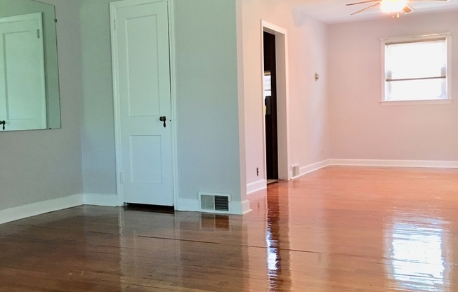 Lovely 3-Bedroom Townhouse in Drexel Hill! Available mid-August!