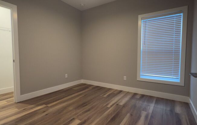 3 beds, 2 baths, 1,300 sqft, $3,399