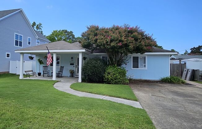 Beautiful 3 Bedroom Cottage Blocks From The Oceanfront