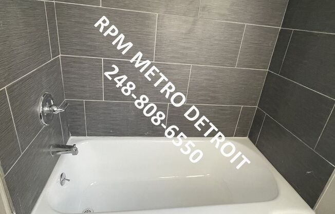 4 beds, 1 bath, $1,350, Unit (RRR)