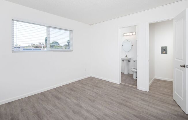 1 bed, 1 bath, $2,095, Unit 20