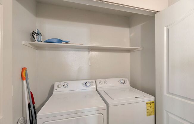 2 beds, 2 baths, $1,845, Unit Unit 1051