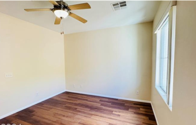 3 beds, 2 baths, $1,895, Unit UNIT 11102