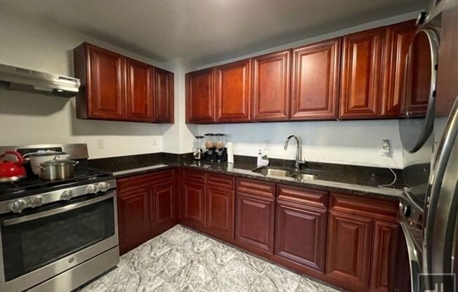 3 beds, 2 baths, $3,500, Unit 3