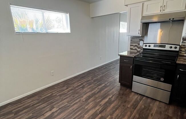 2 beds, 1 bath, 720 sqft, $1,025, Unit Unit 12