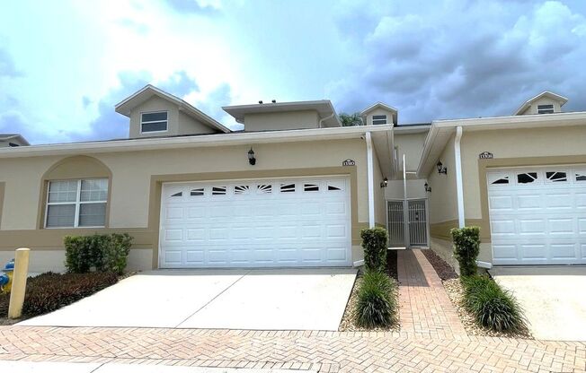 Beautiful 2 Bed 2.5 Bath Townhouse in Magnolia Pointe!!!