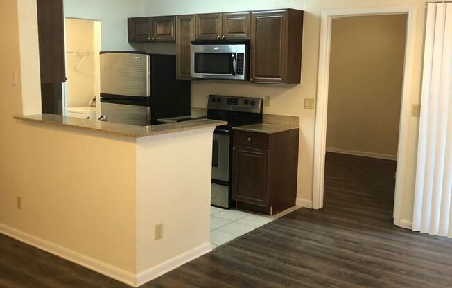 2 beds, 2 baths, 971 sqft, $1,700, Unit 517