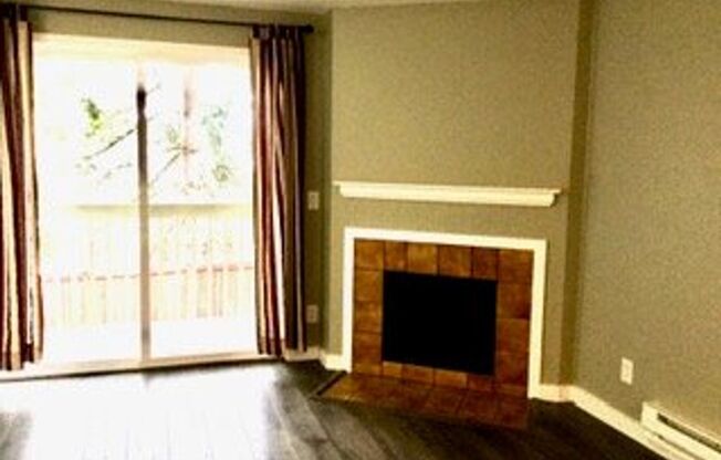Cute and Upgraded Condo in Redmond!