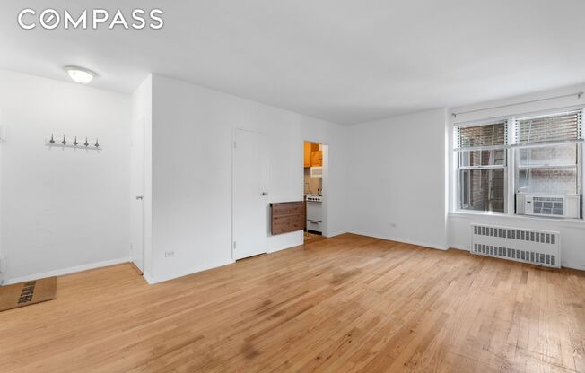 Studio, 1 bath, $1,850, Unit 4WS