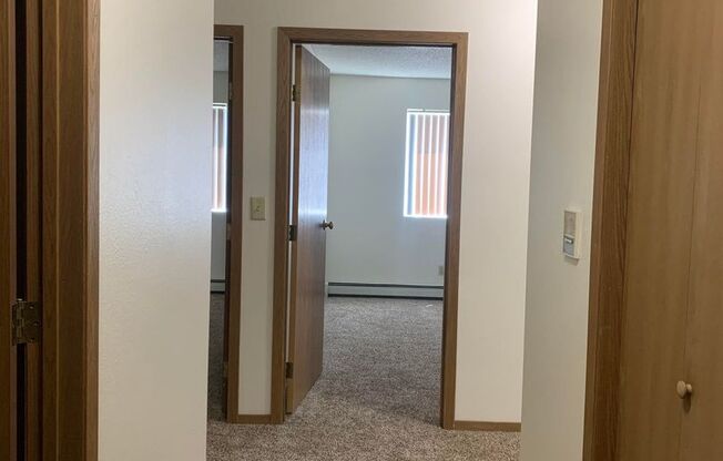 3 beds, 2 baths, 1,008 sqft, $1,250, Unit 1704-110