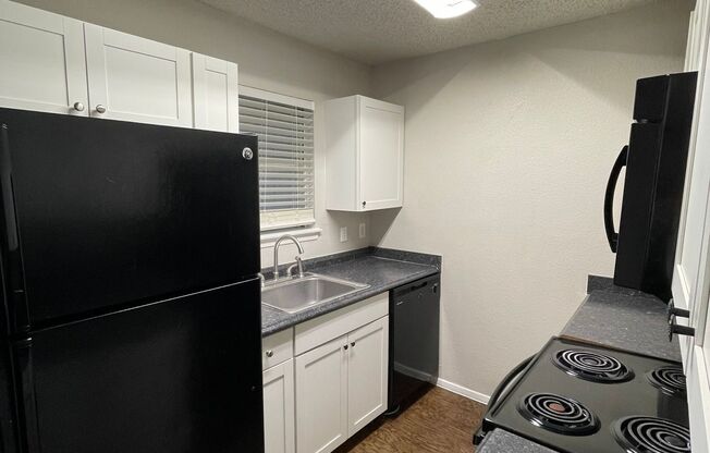 2 beds, 1 bath, 800 sqft, $990, Unit 224