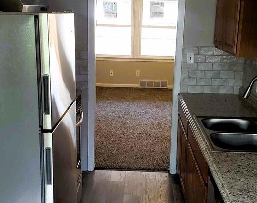 2 beds, 1 bath, $850