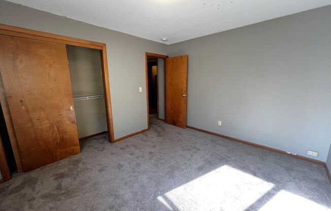 2 beds, 1 bath, $1,000