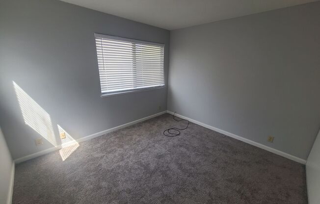 2 beds, 1 bath, $2,400